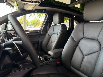 2025 Porsche Macan Macan