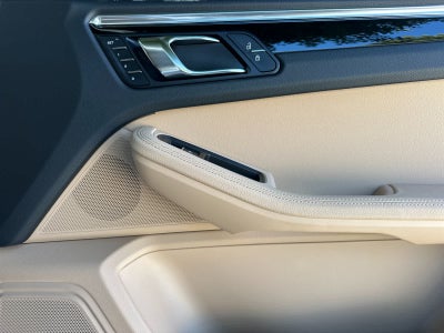 2025 Porsche Macan Macan