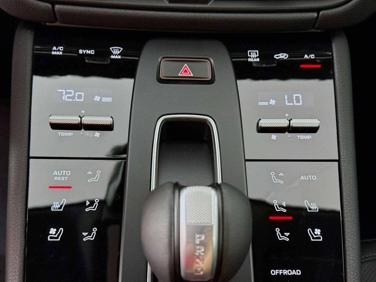 2025 Porsche Macan AWD