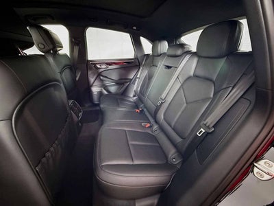 2025 Porsche Macan AWD