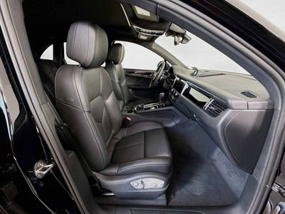 2025 Porsche Macan AWD