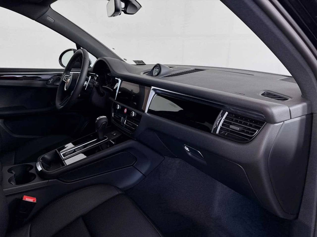 2025 Porsche Macan AWD