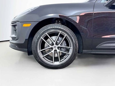2025 Porsche Macan AWD