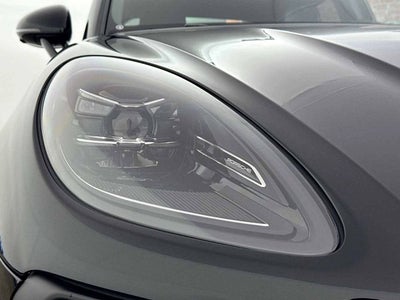 2025 Porsche Macan AWD