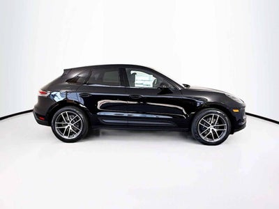 2025 Porsche Macan AWD