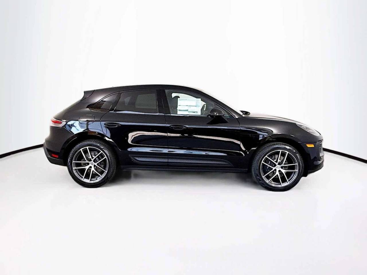 2025 Porsche Macan AWD