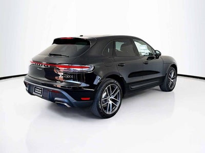 2025 Porsche Macan AWD