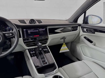 2026 Porsche Macan AWD