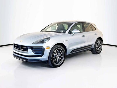 2026 Porsche Macan AWD