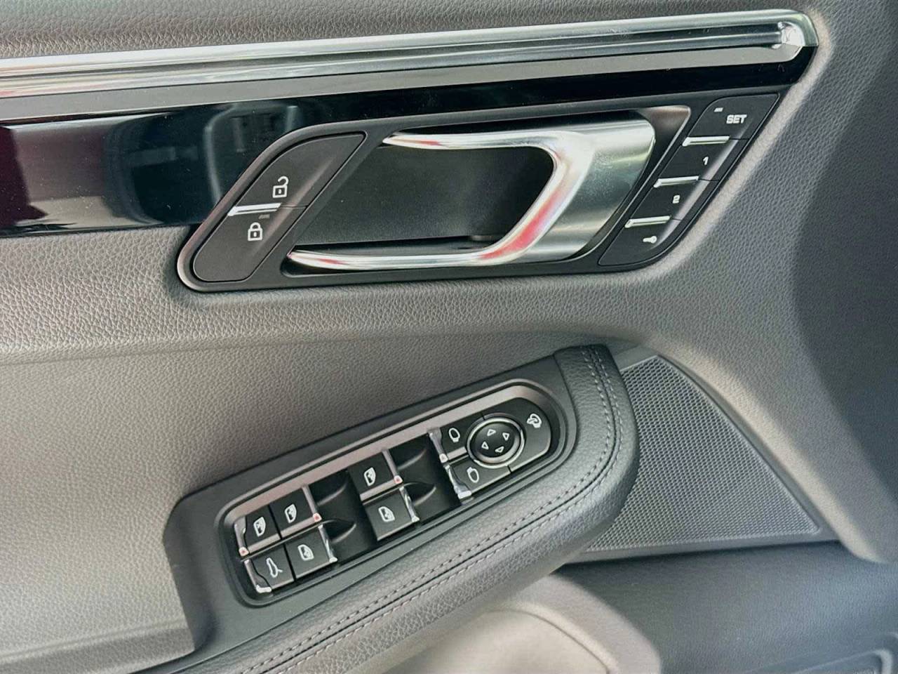 2026 Porsche Macan AWD