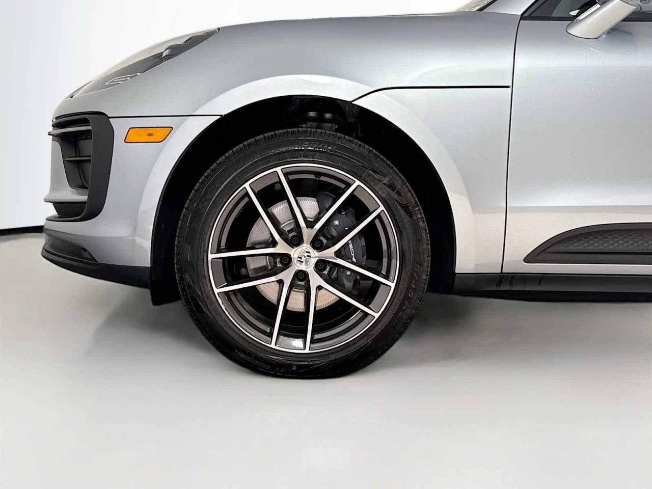 2026 Porsche Macan AWD