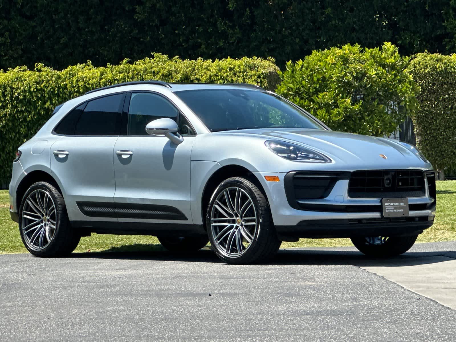 2026 Porsche Macan Base