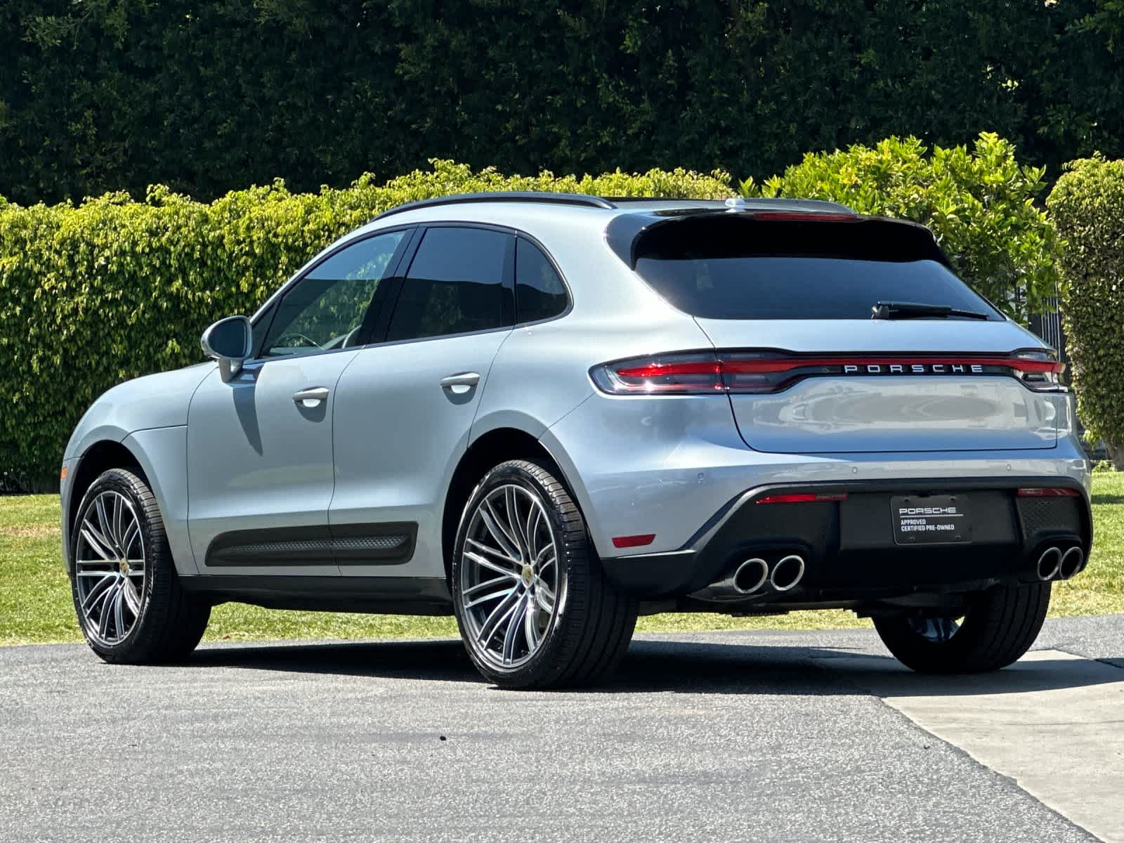 2026 Porsche Macan Base