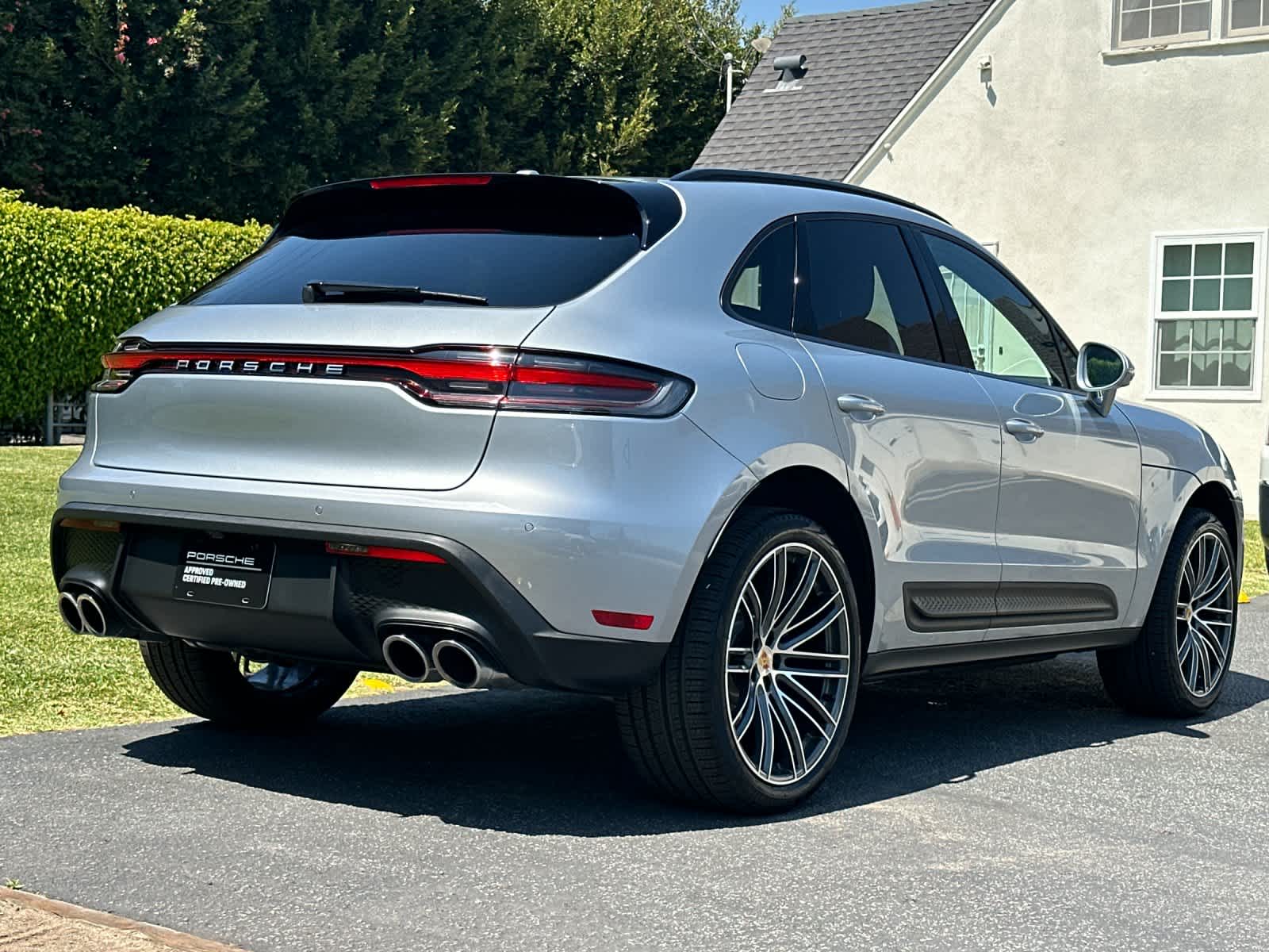 2026 Porsche Macan Base