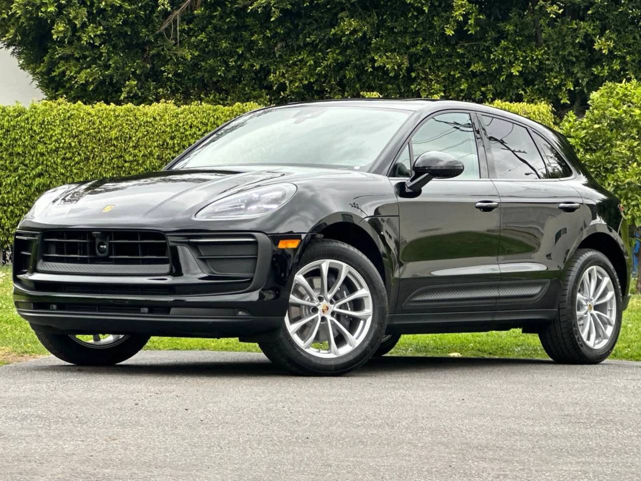 2026 Porsche Macan AWD