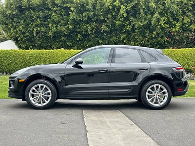 2026 Porsche Macan AWD