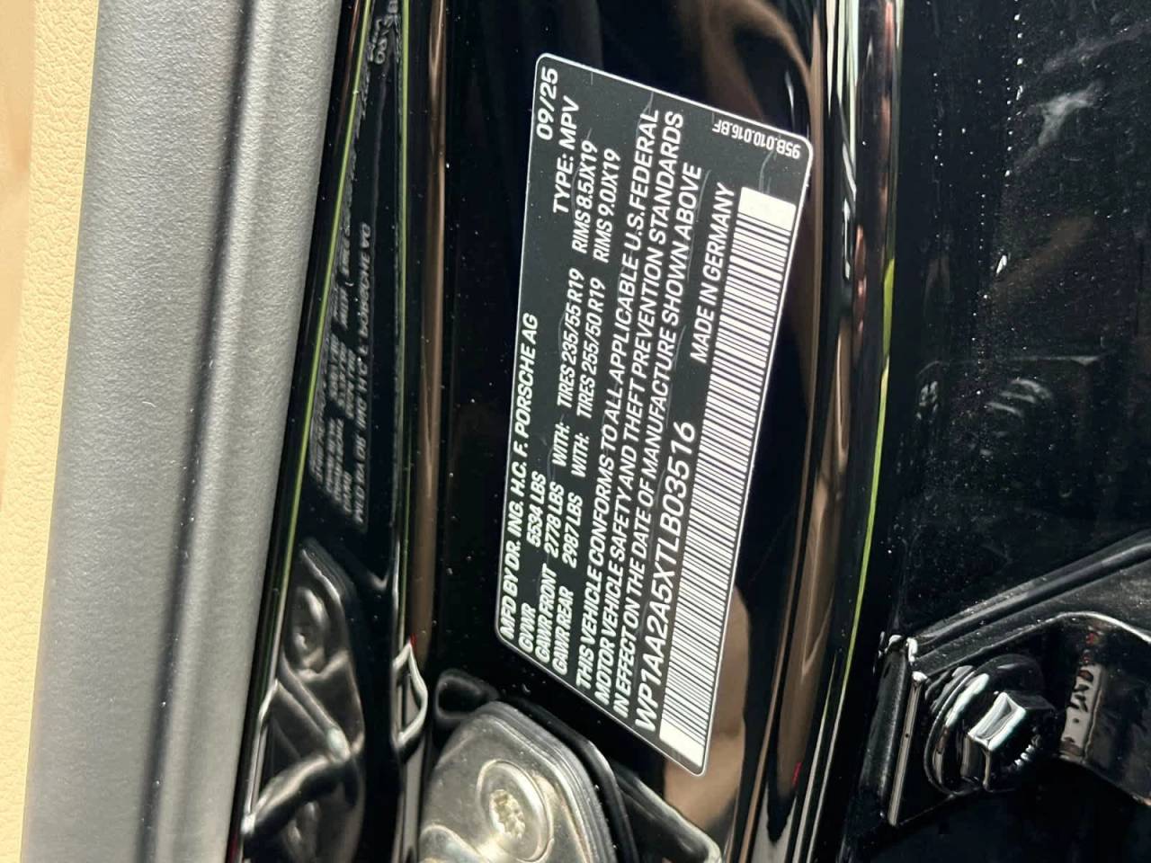 2026 Porsche Macan AWD