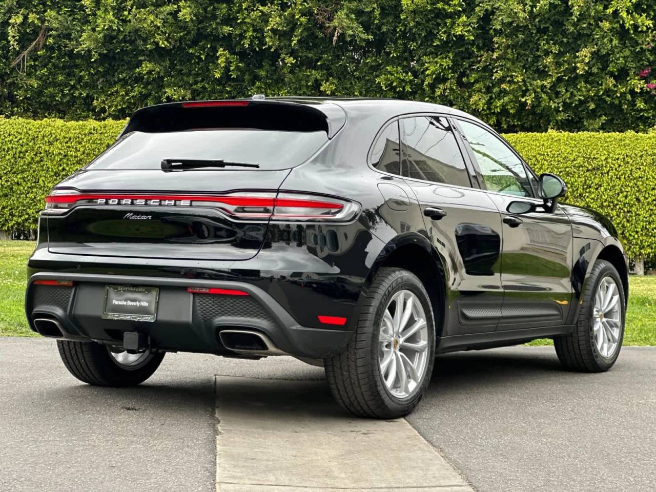 2026 Porsche Macan AWD