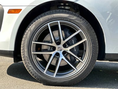 2026 Porsche Macan AWD