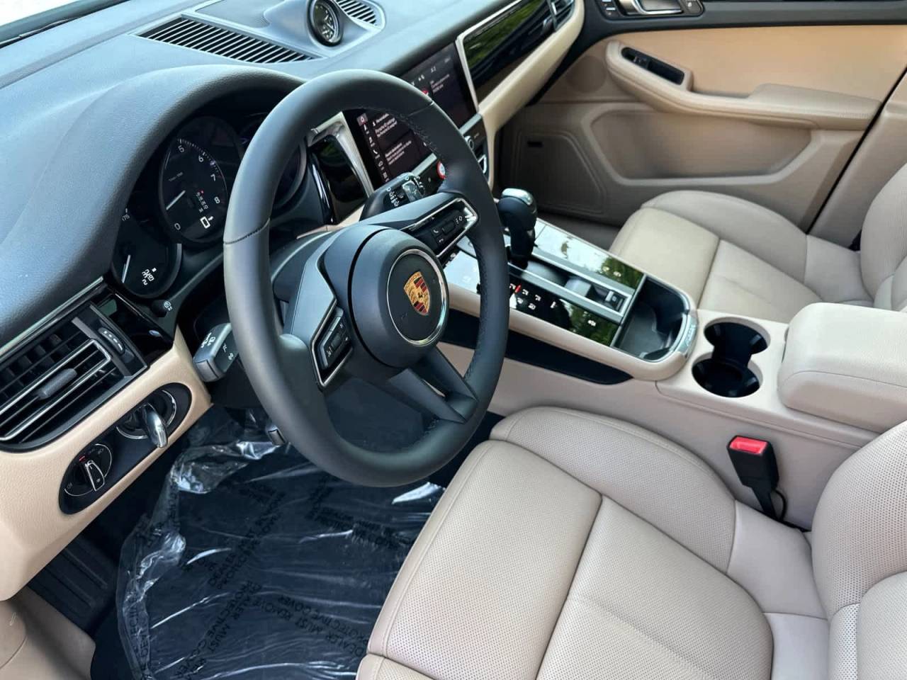 2026 Porsche Macan AWD