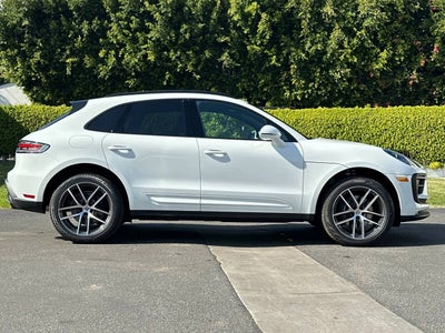 2026 Porsche Macan AWD