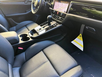 2026 Porsche Macan AWD