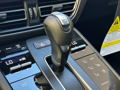 2026 Porsche Macan AWD