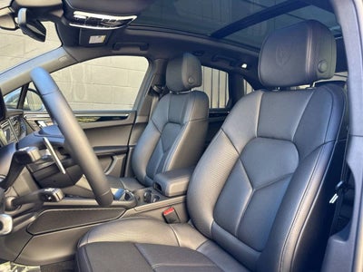 2026 Porsche Macan AWD