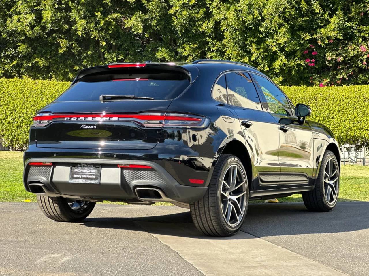 2026 Porsche Macan AWD