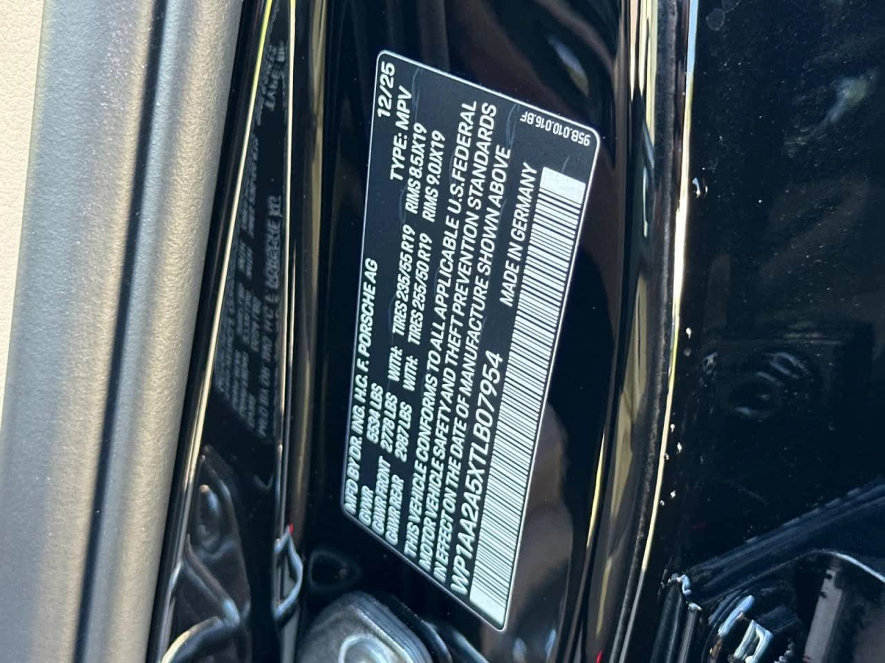 2026 Porsche Macan Base