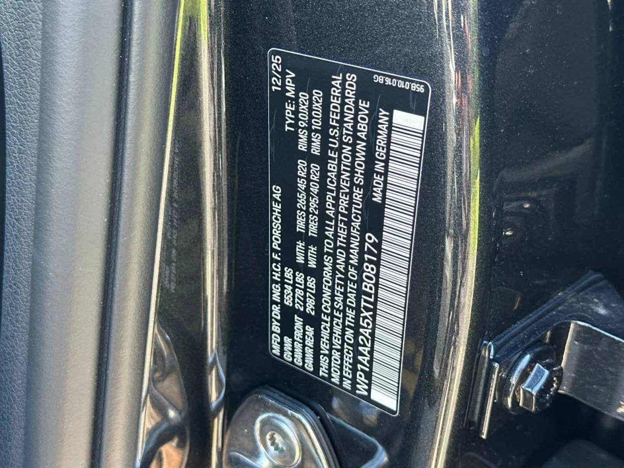 2026 Porsche Macan Base