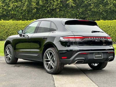 2026 Porsche Macan Base