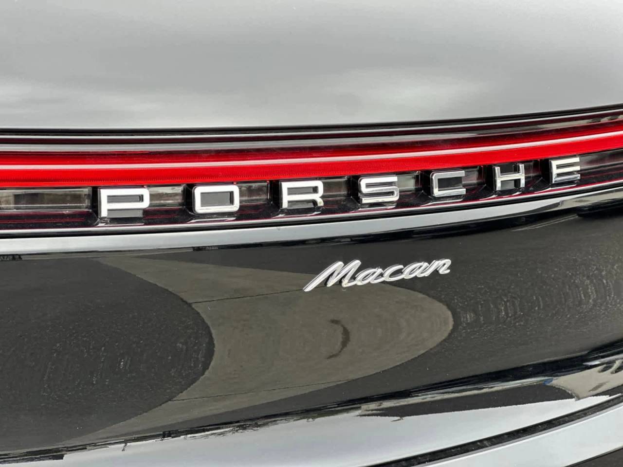 2026 Porsche Macan Base