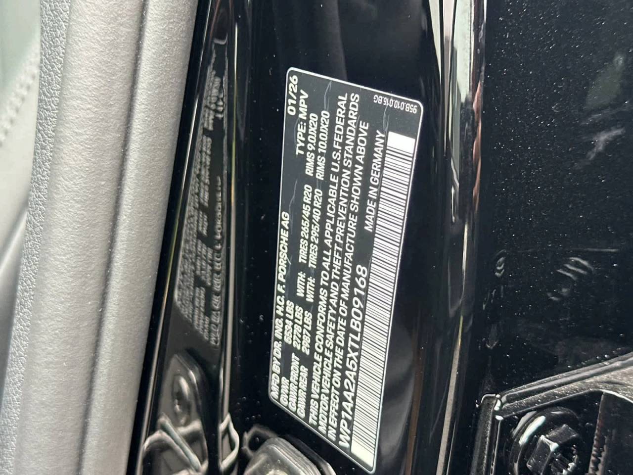 2026 Porsche Macan Base