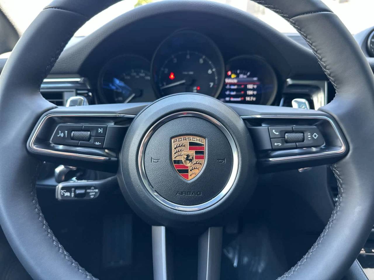 2026 Porsche Macan Base