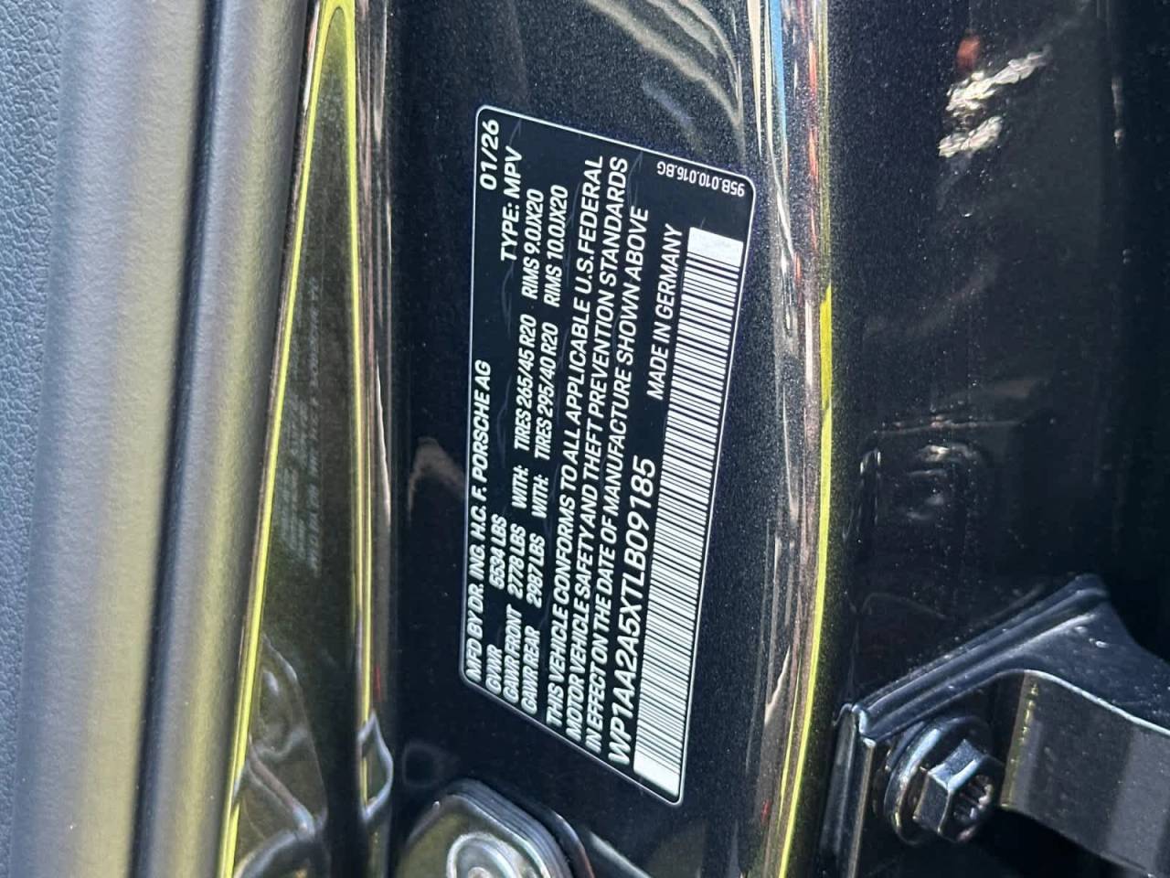 2026 Porsche Macan Base