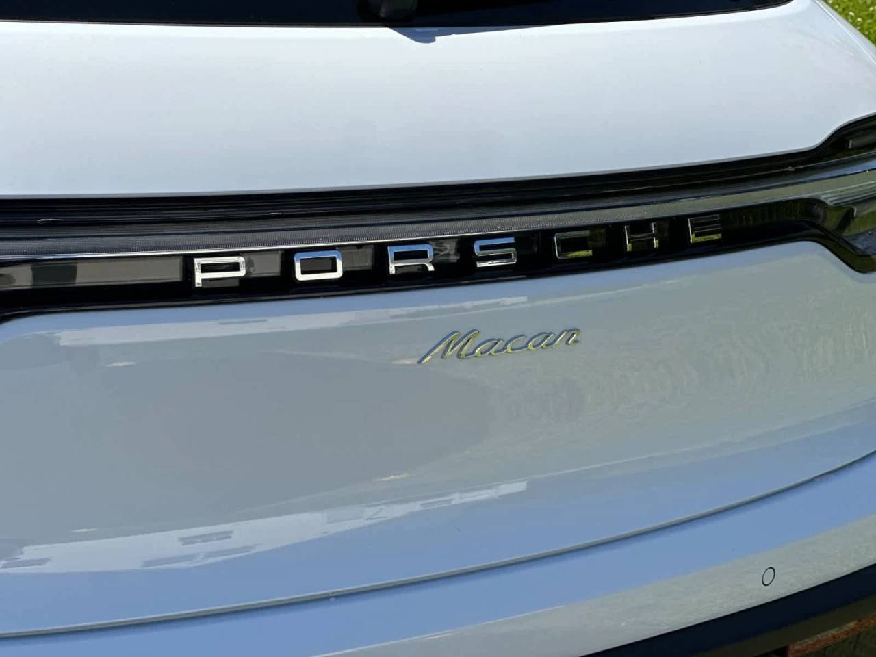 2026 Porsche Macan Base