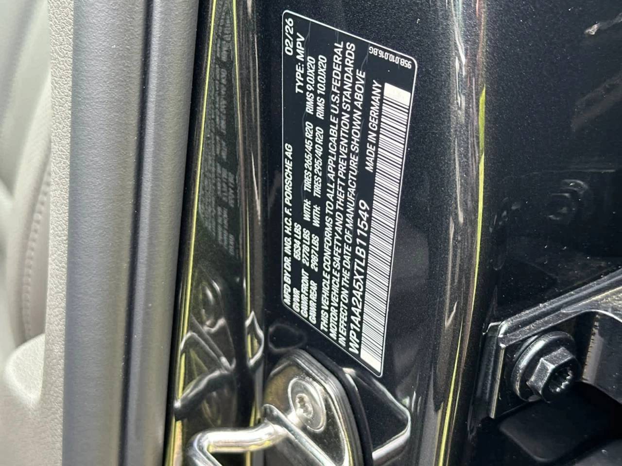 2026 Porsche Macan Base