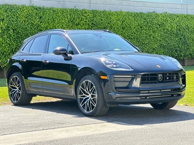 2026 Porsche Macan Base