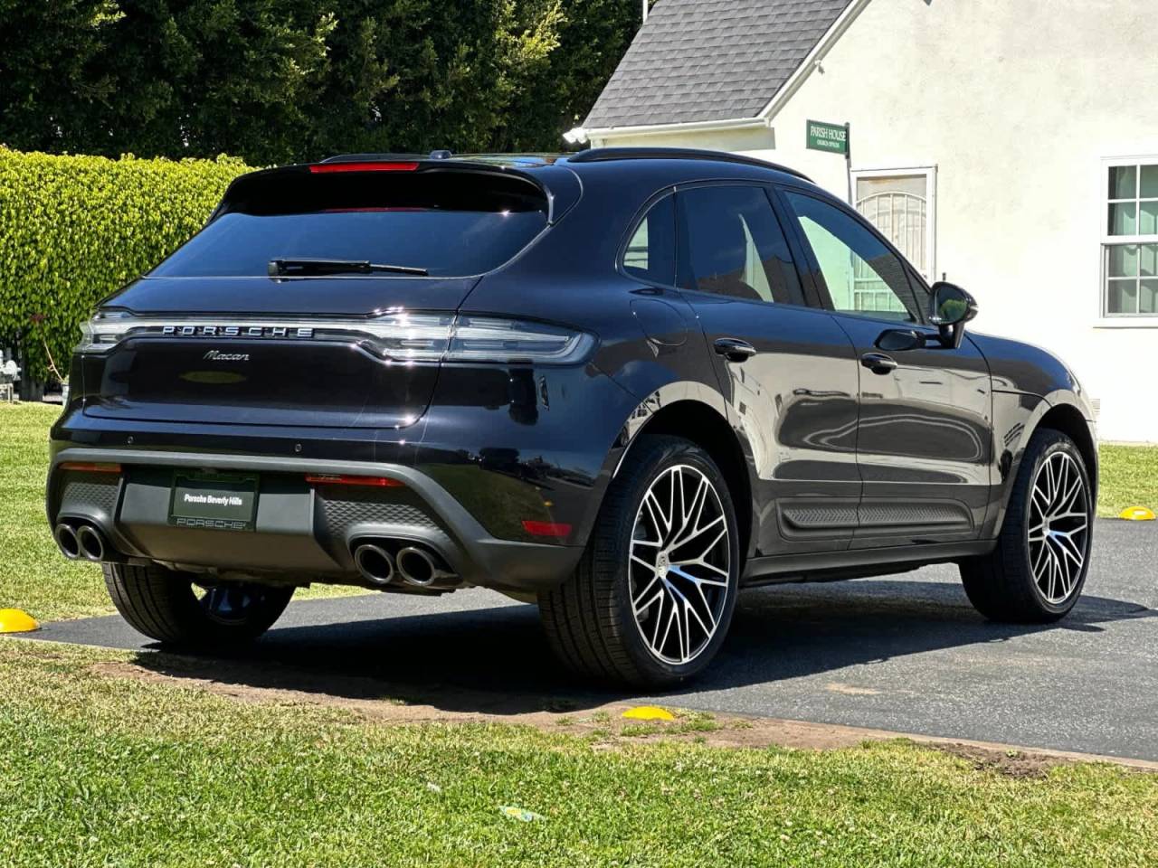 2026 Porsche Macan Base