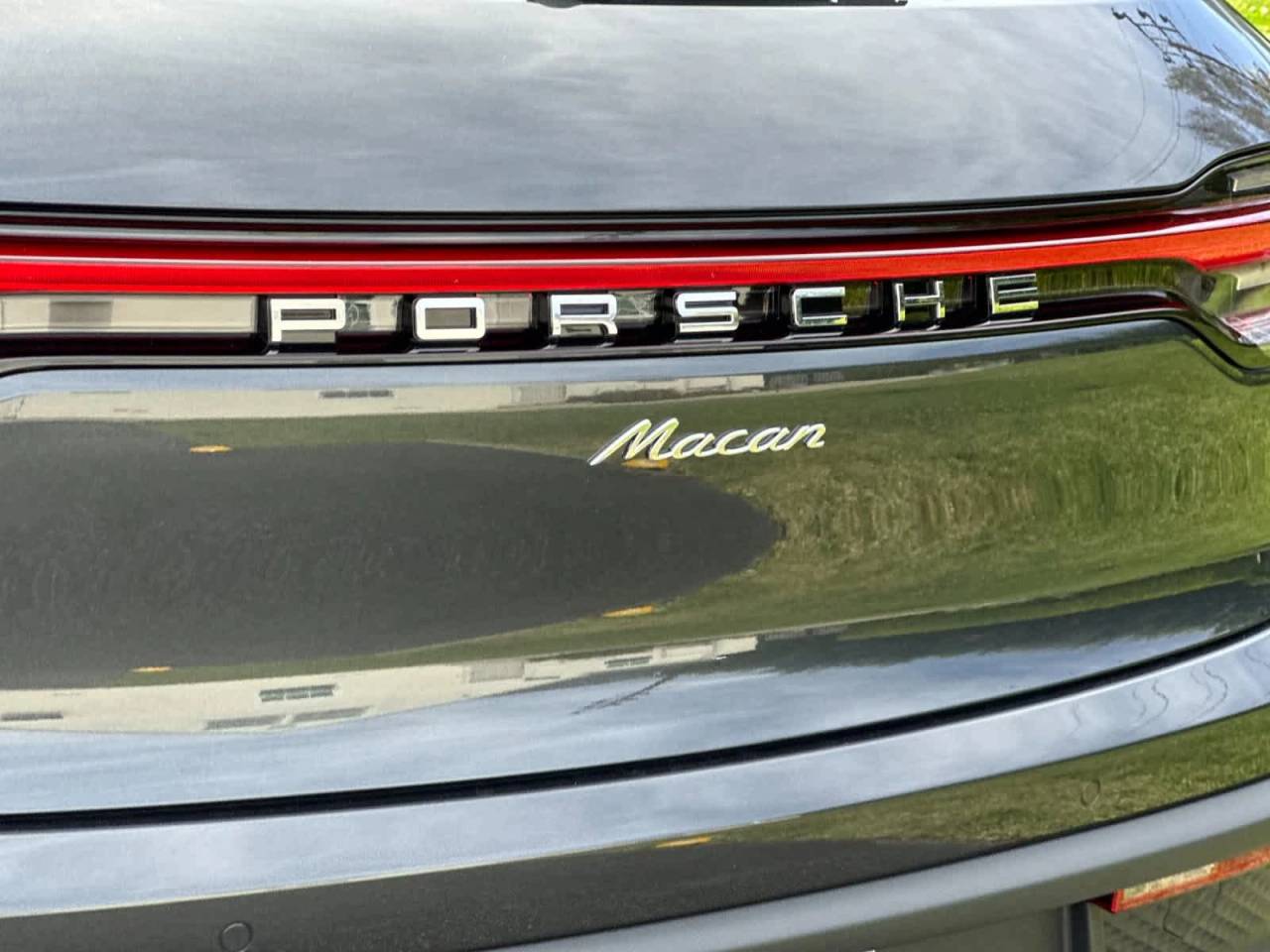 2026 Porsche Macan Base