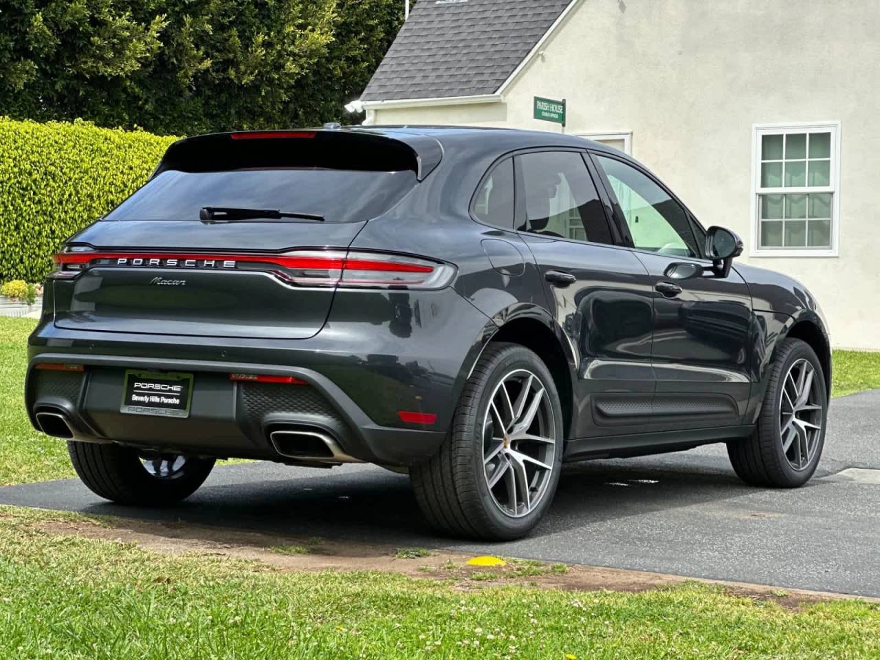 2026 Porsche Macan Base