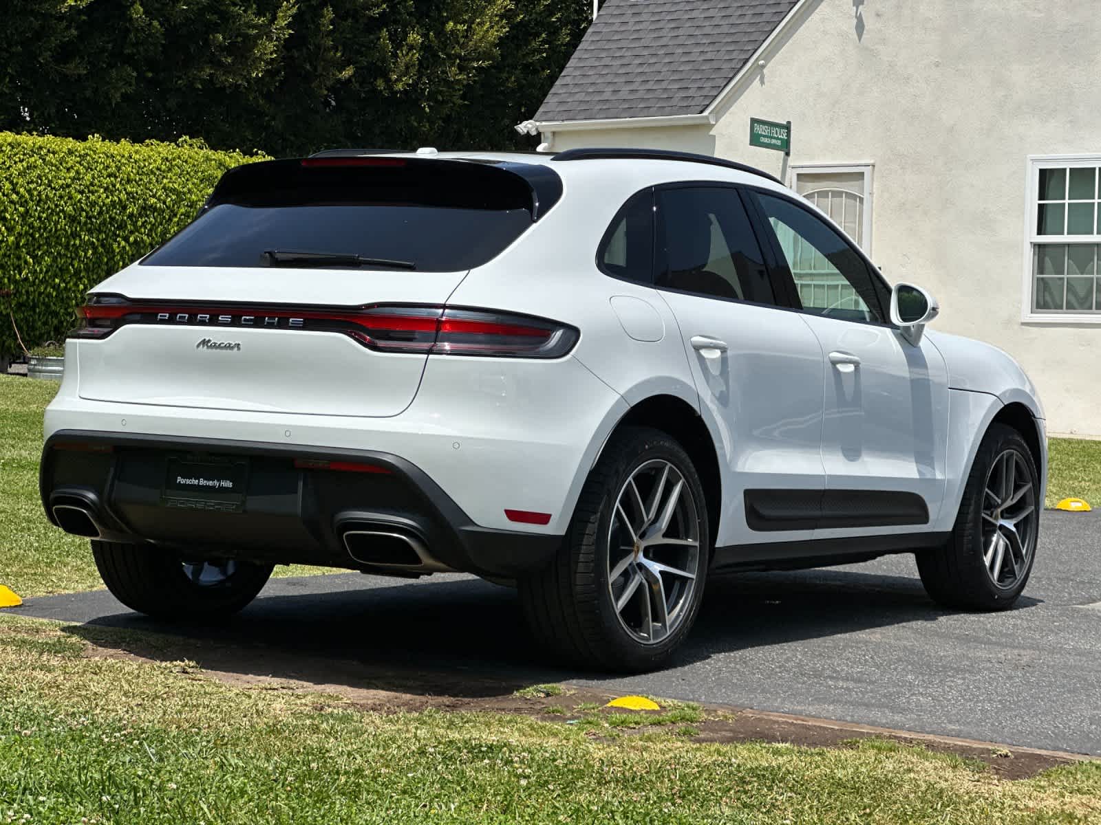 2026 Porsche Macan Base