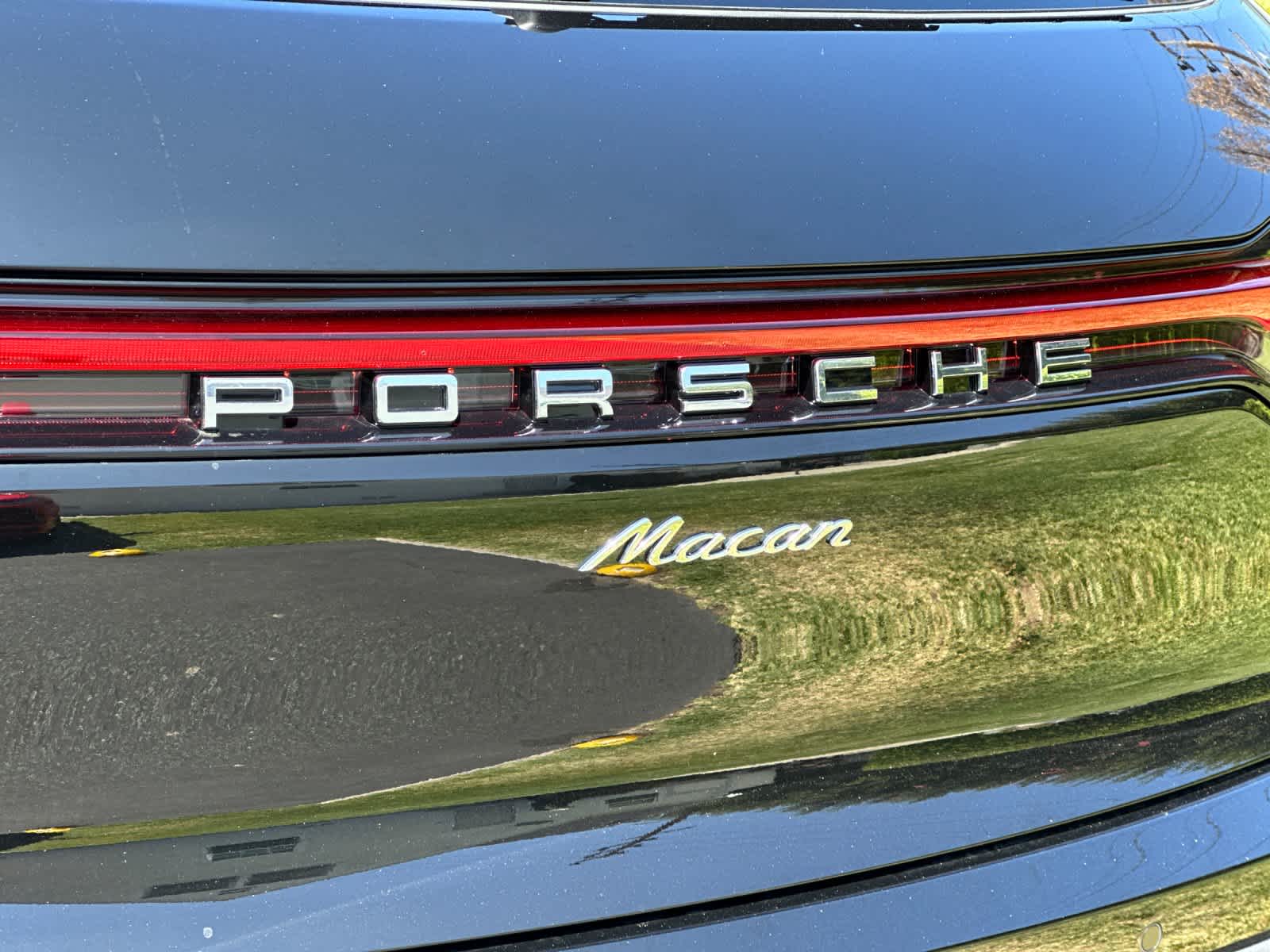 2026 Porsche Macan Base