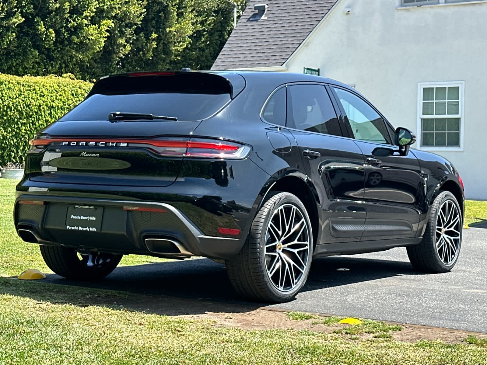 2026 Porsche Macan Base