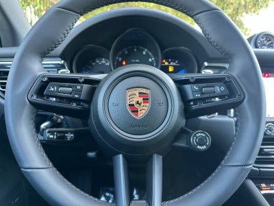 2026 Porsche Macan Macan