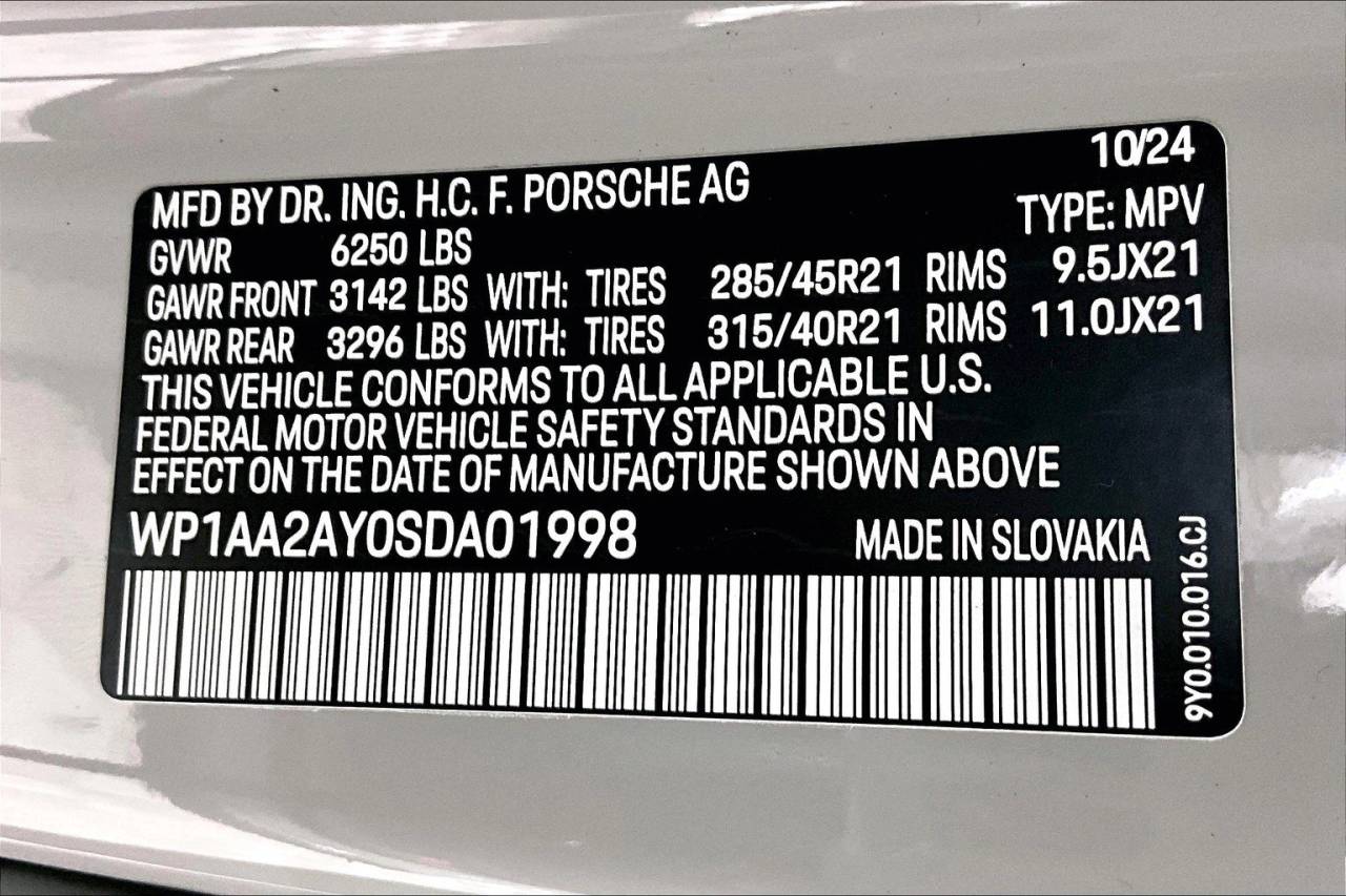 2025 Porsche Cayenne Base