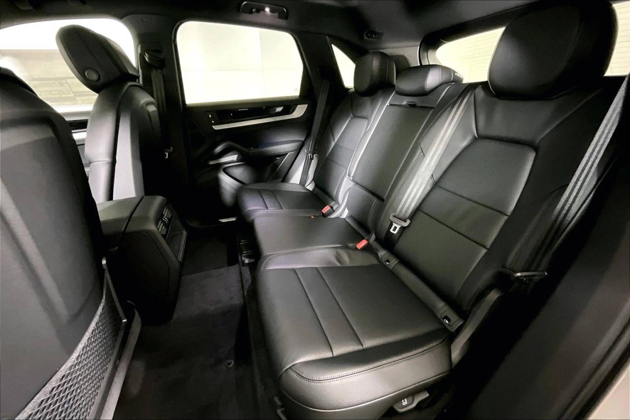 2025 Porsche Cayenne Base