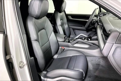 2025 Porsche Cayenne Base