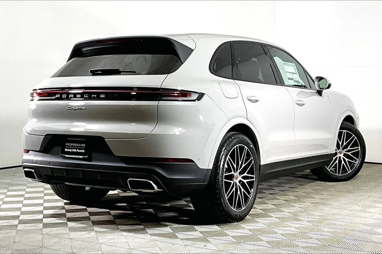 2025 Porsche Cayenne Base